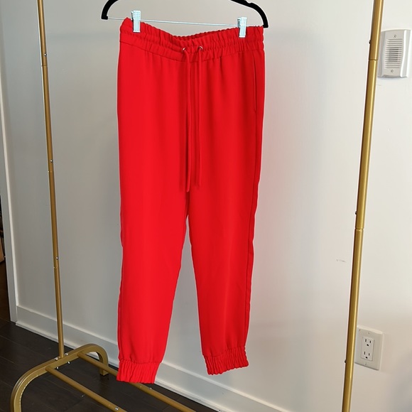Woman’s pants - Picture 2 of 2